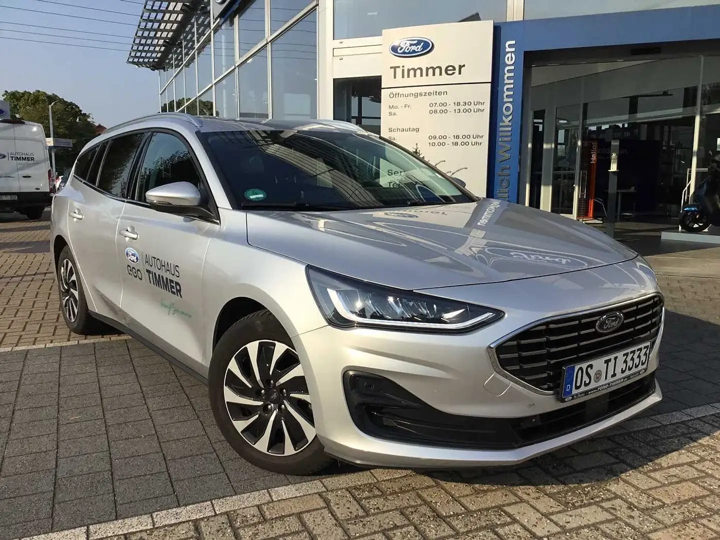 Ford Focus Turnier 1.0 EcoBoost Hybrid Aut. TITANIUM Silber - 2