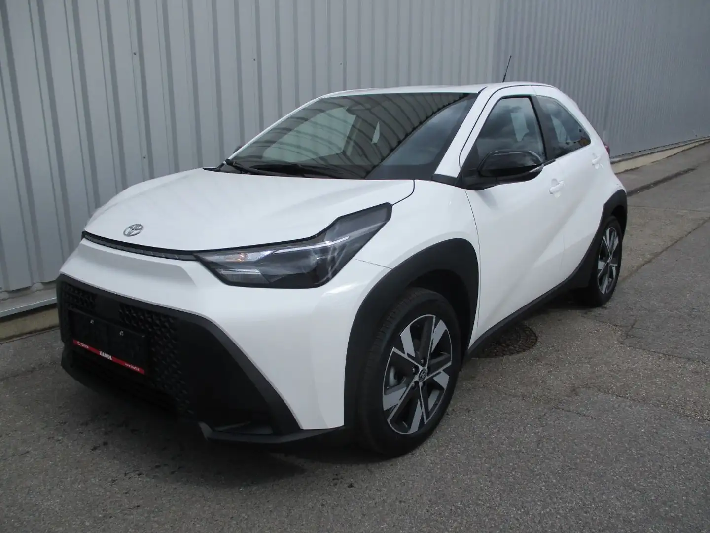 Toyota Aygo X 1.5 Hybrid ACC+LED+2xKlima+Fernlichtass. Weiß - 2