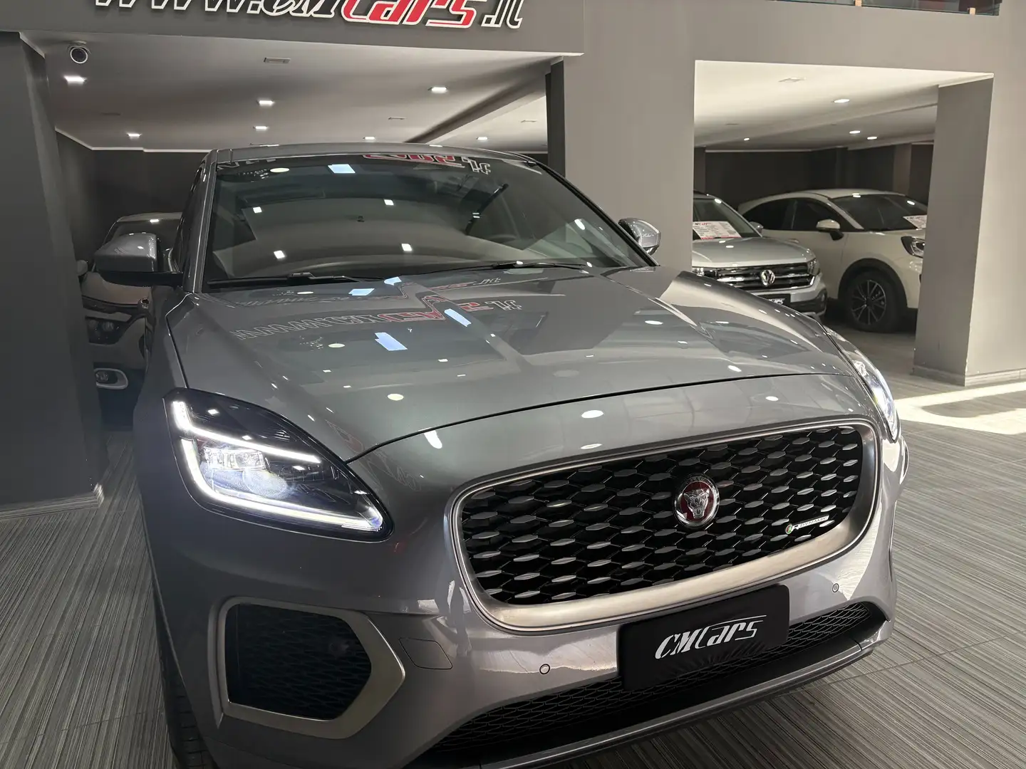 Jaguar E-Pace 2.0 i4 Mhev 200cv AWD auto R-Dynamic HSE ITALIANA Grigio - 2