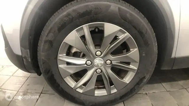 Peugeot 2008 view 17