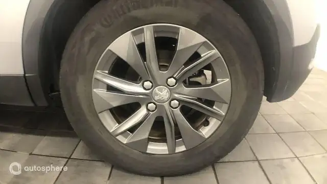 Peugeot 2008 view 19