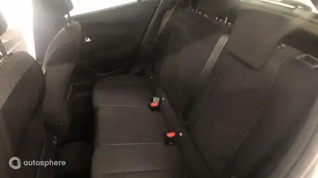 Peugeot 2008 view 12