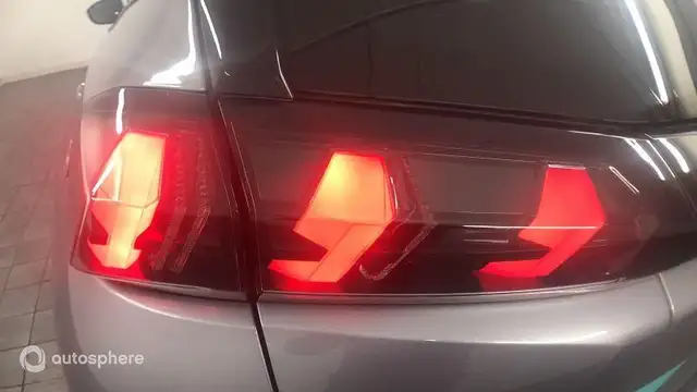 Peugeot 2008 view 11