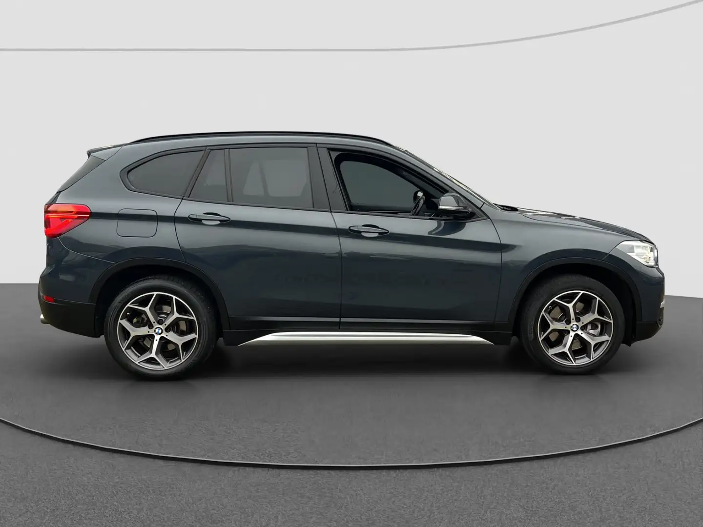BMW X1 20i Orange Edition | Pano | Leder | Head-up Grau - 2
