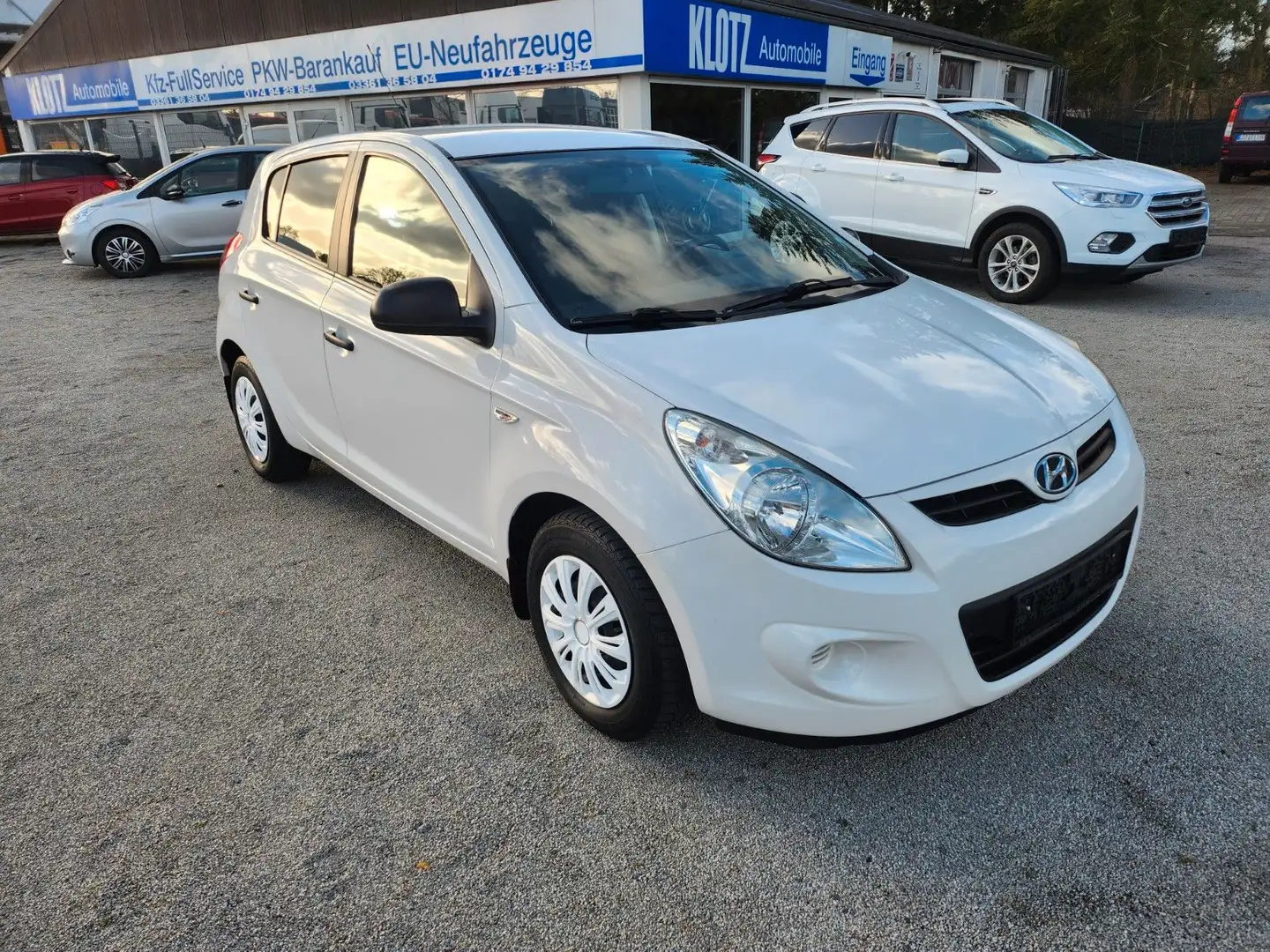 Hyundai i20 1.4 Automatik Weiß - 1