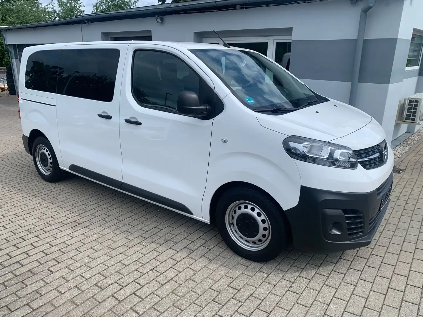 Opel Vivaro Kombi 1,5 CDTI L2 9-Sitz Klima Temp. PDC Weiß - 1
