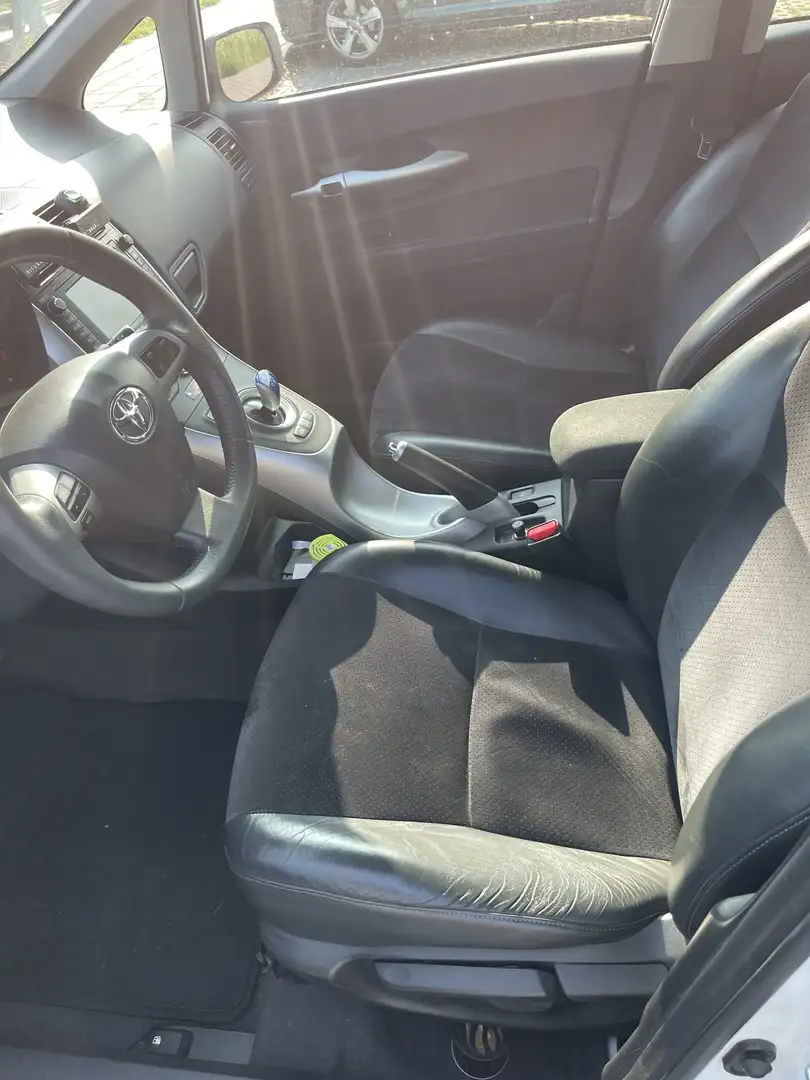 Toyota Auris 1.8 Hybrid Executive - 2