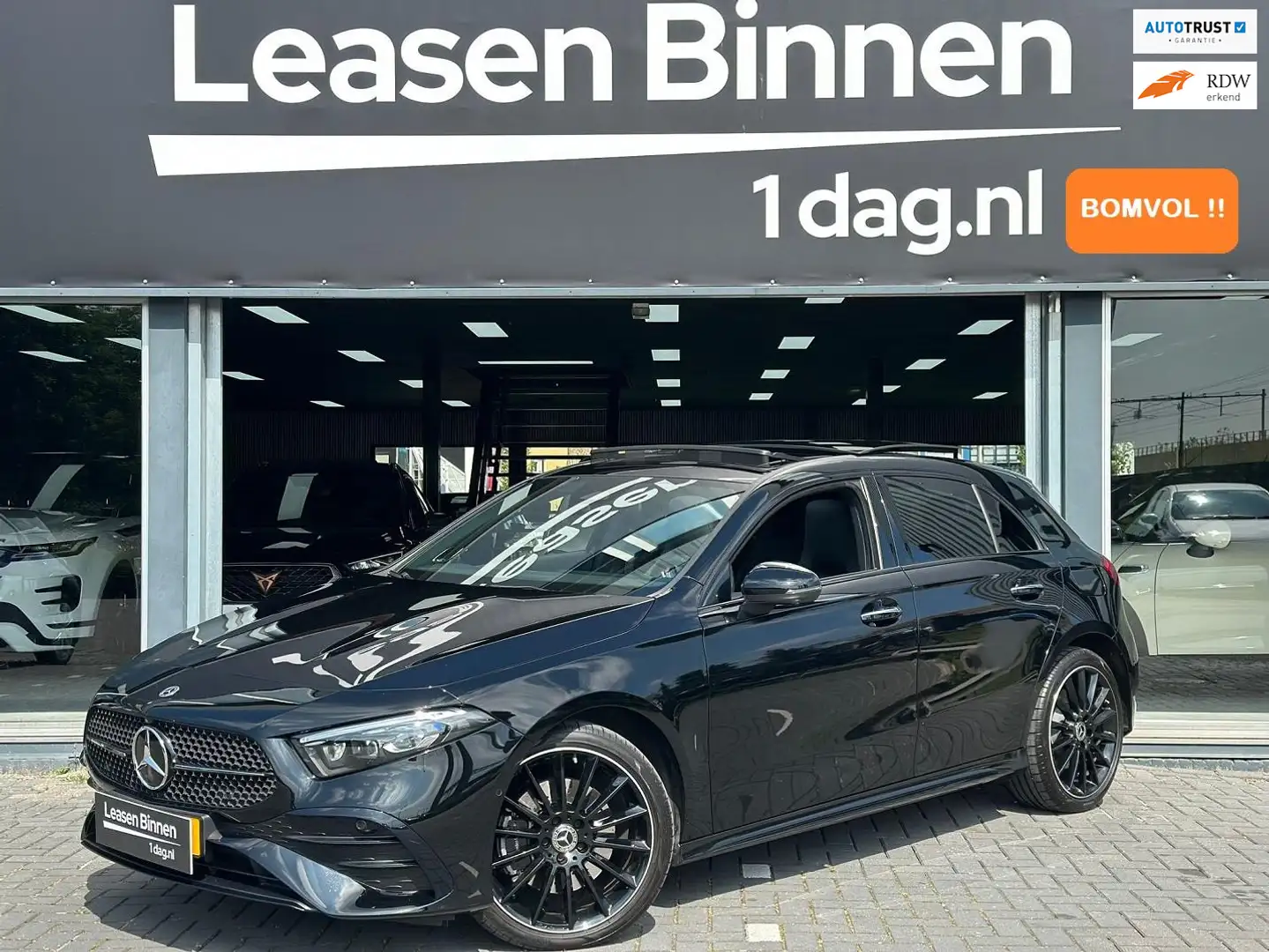 Mercedes-Benz A 250 A250e AMG PANO BURM 360 NIGHT Negro - 1