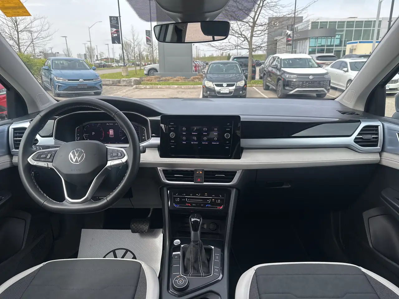 Volkswagen Taos снимка Volkswagen Taos