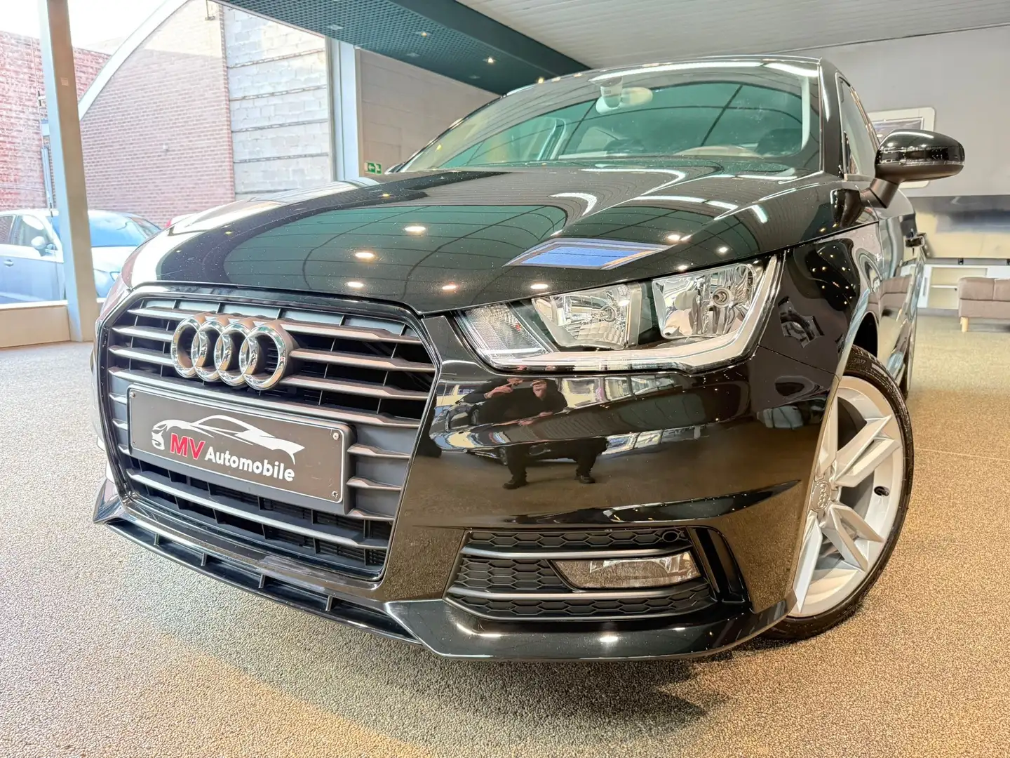 Audi A1 Sportback 1.0TFSI S Line * 49.000kms * Clim * Reg Noir - 1