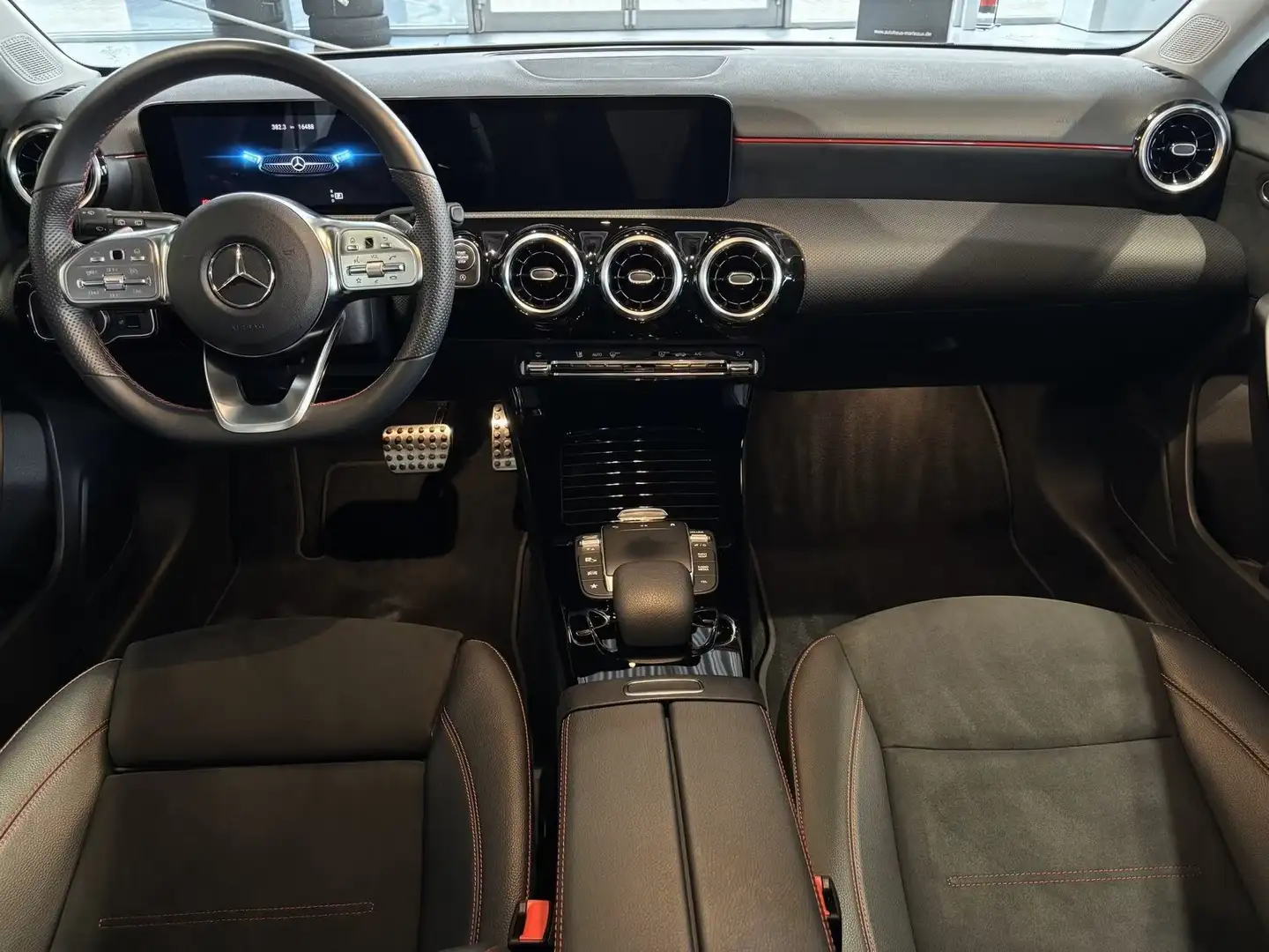 Mercedes-Benz A 180 A 180 AMG auto-KAMERA-LED-APPLECARPLAY Weiß - 2