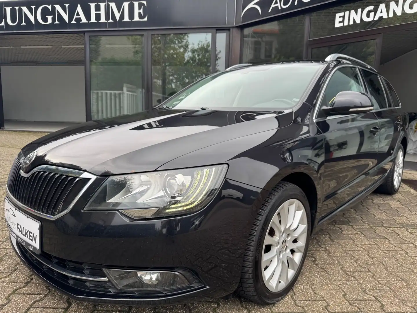 Skoda Superb Combi Exclusive DSG Memory LED Navi SHZ Noir - 2