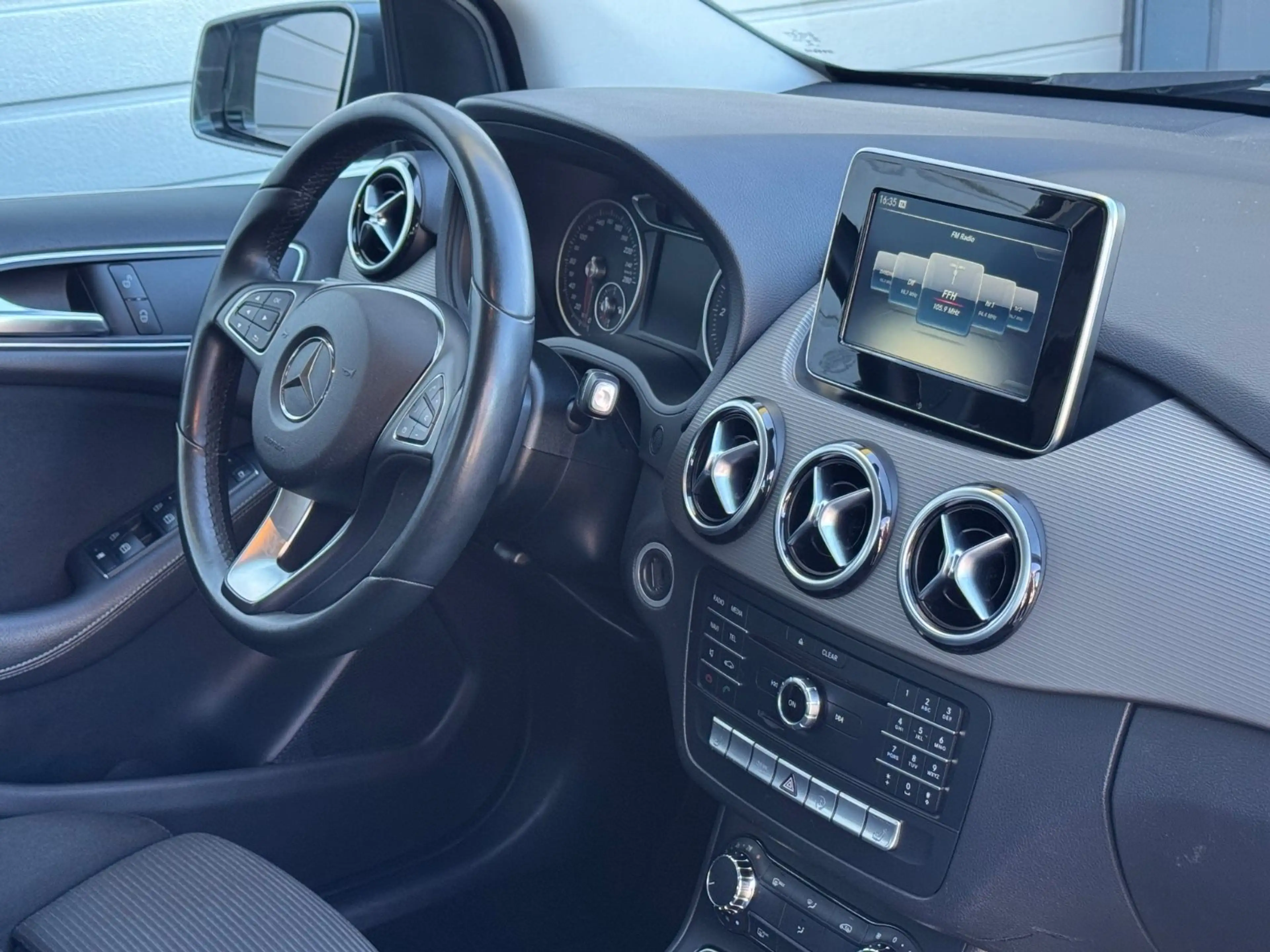 Mercedes-Benz B 220 B220d Style 1.Hand/SHZ/MFL/KAMERA/Garantie — photo 12