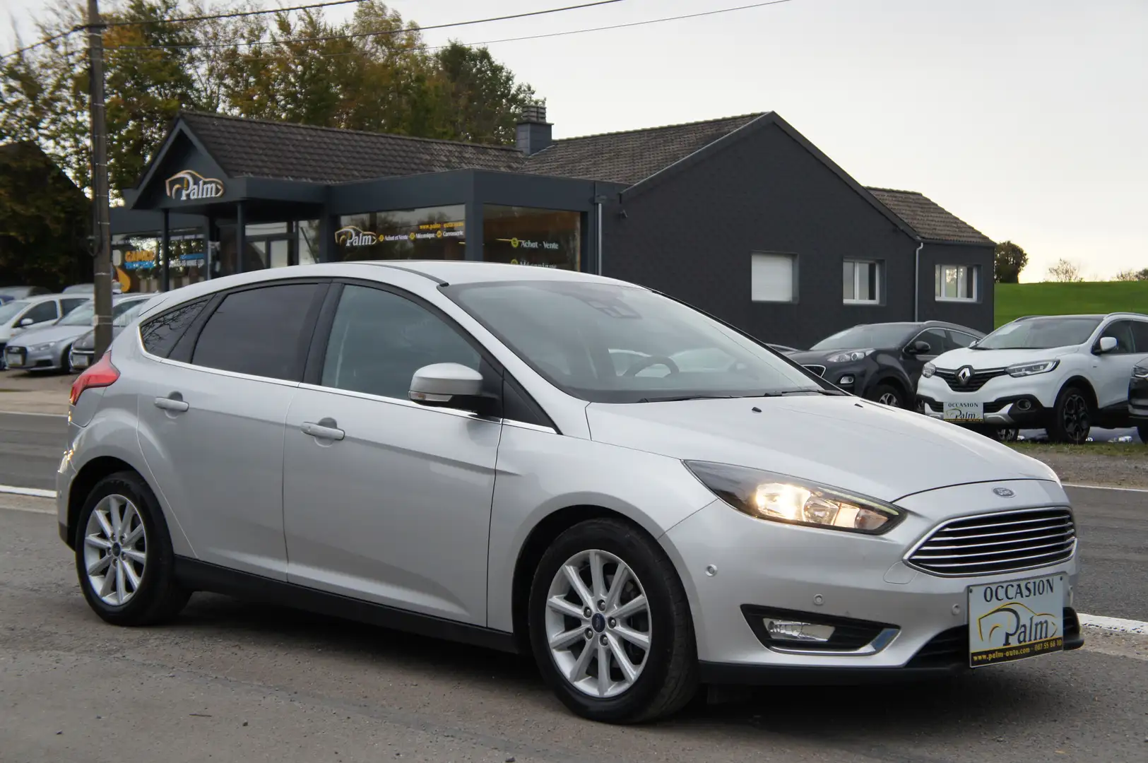 Ford Focus 1.0 EcoBoost Business Class Gris - 2