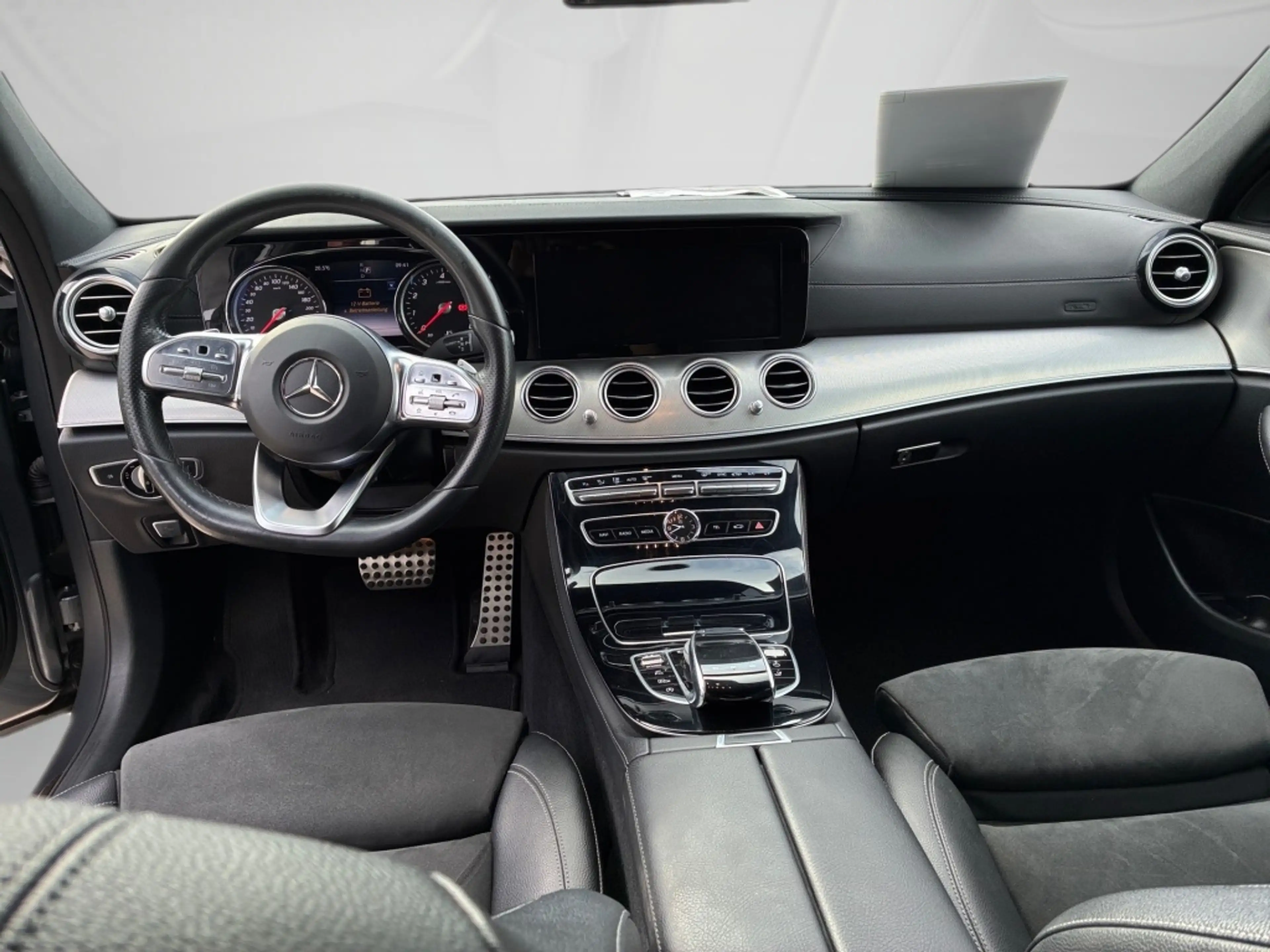 Mercedes-Benz E 200 T AMG COMAND AHK KAMERA MULTIBEAM LED SHZ — photo 11