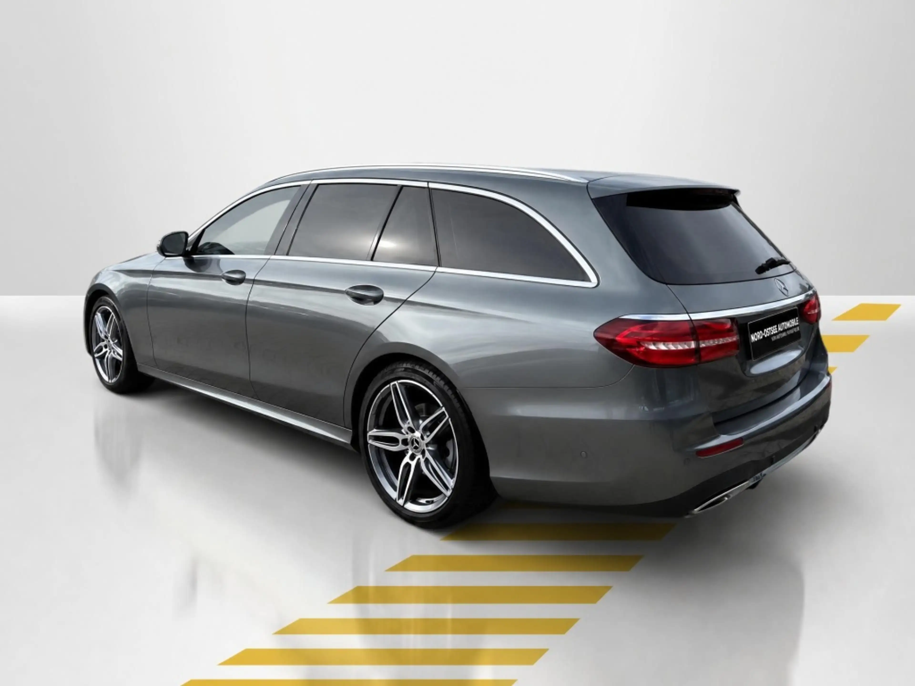 Mercedes-Benz E 200 T AMG COMAND AHK KAMERA MULTIBEAM LED SHZ — photo 12