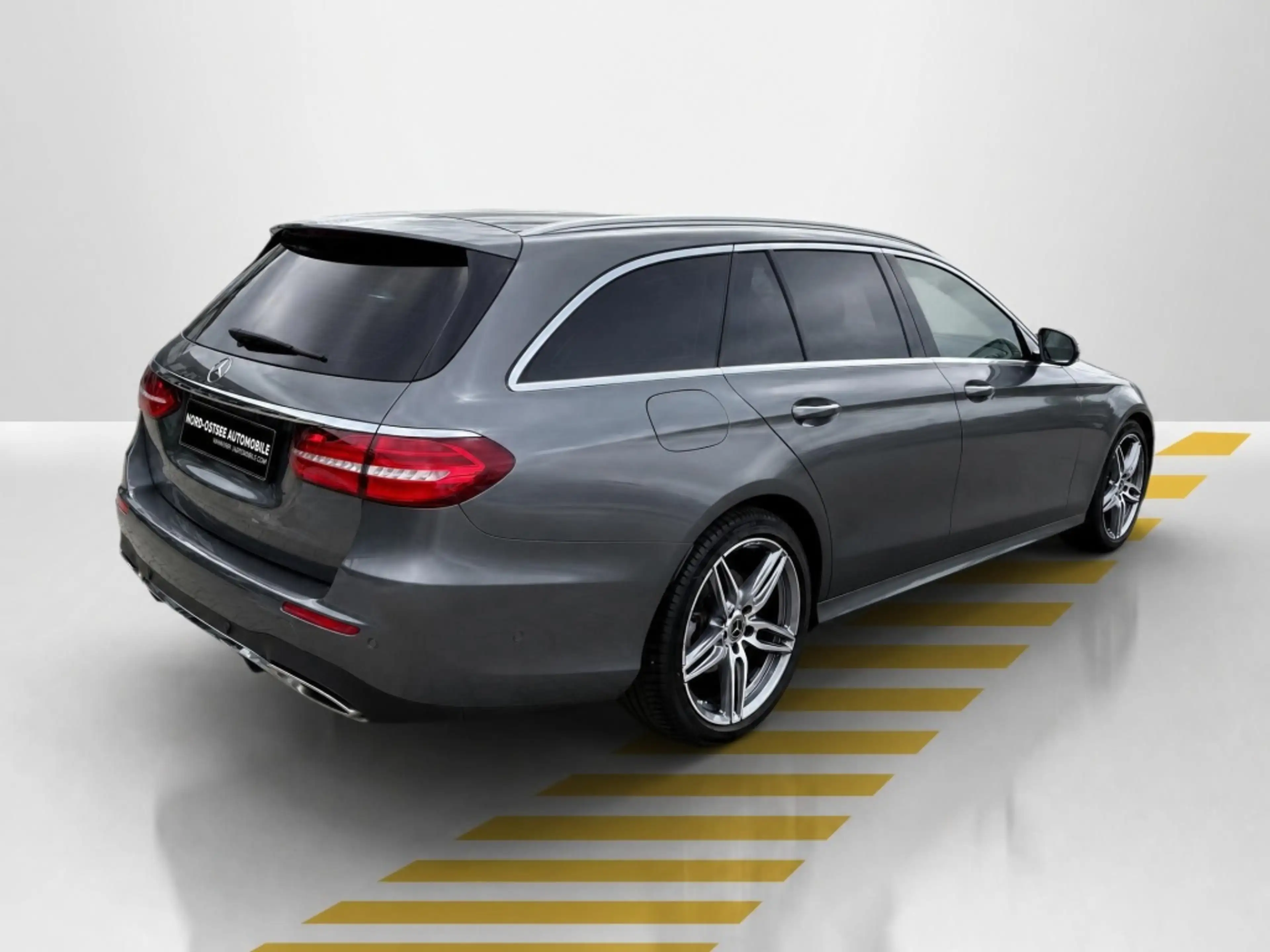 Mercedes-Benz E 200 T AMG COMAND AHK KAMERA MULTIBEAM LED SHZ — photo 14