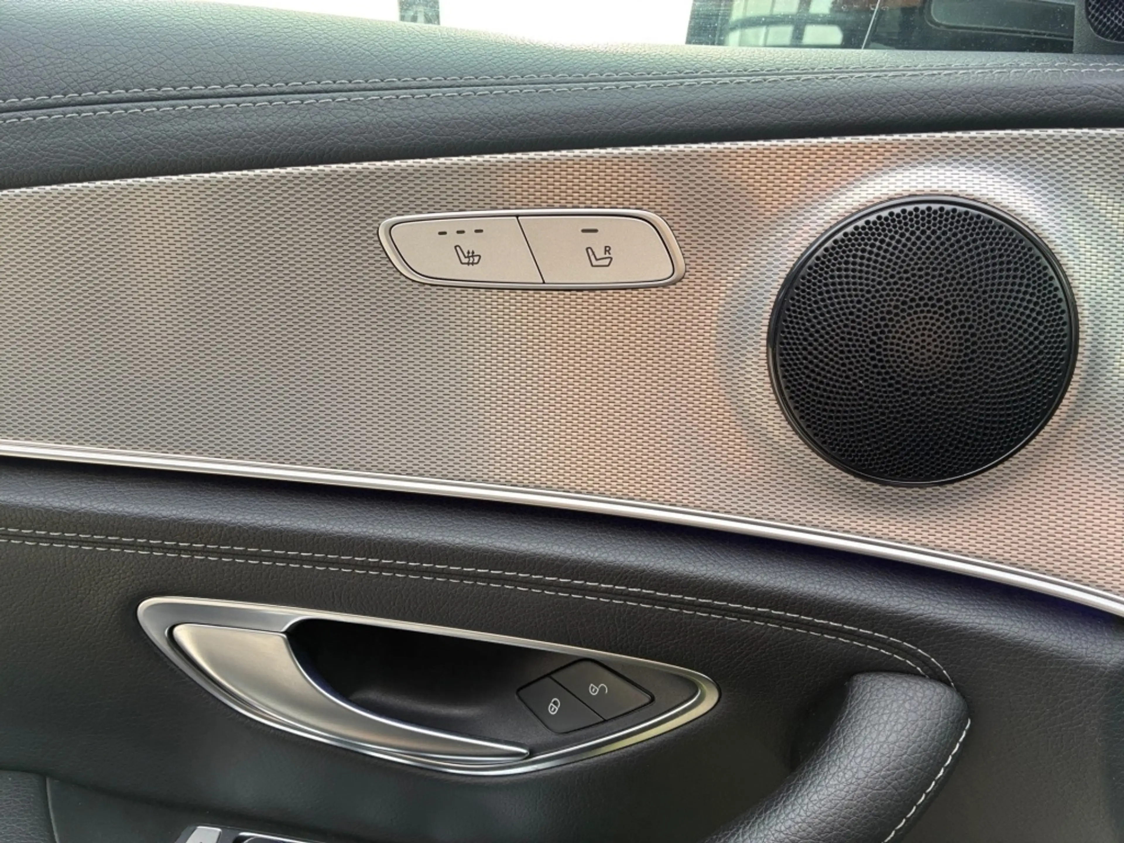 Mercedes-Benz E 200 T AMG COMAND AHK KAMERA MULTIBEAM LED SHZ — photo 8