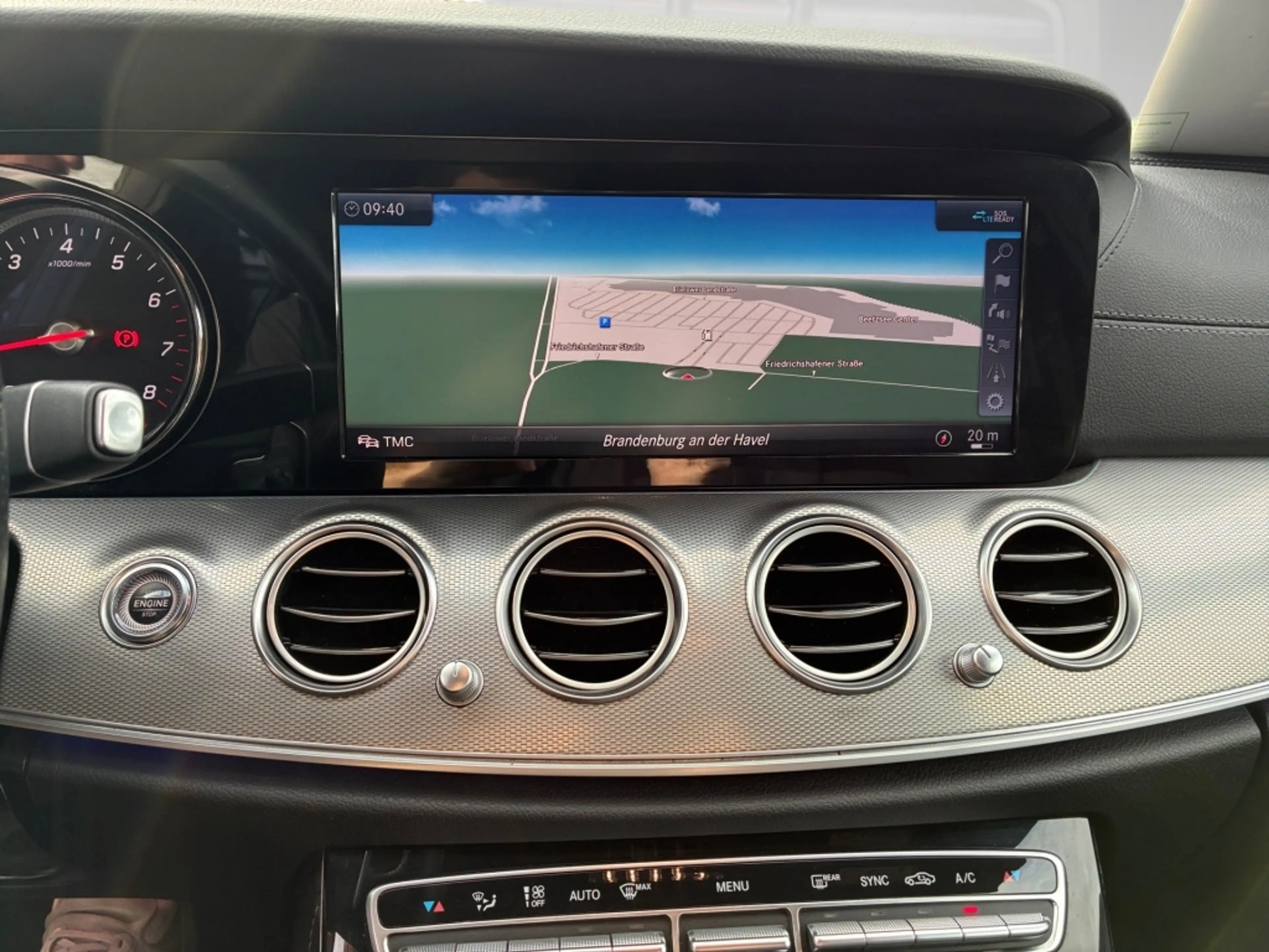 Mercedes-Benz E 200 T AMG COMAND AHK KAMERA MULTIBEAM LED SHZ — photo 7
