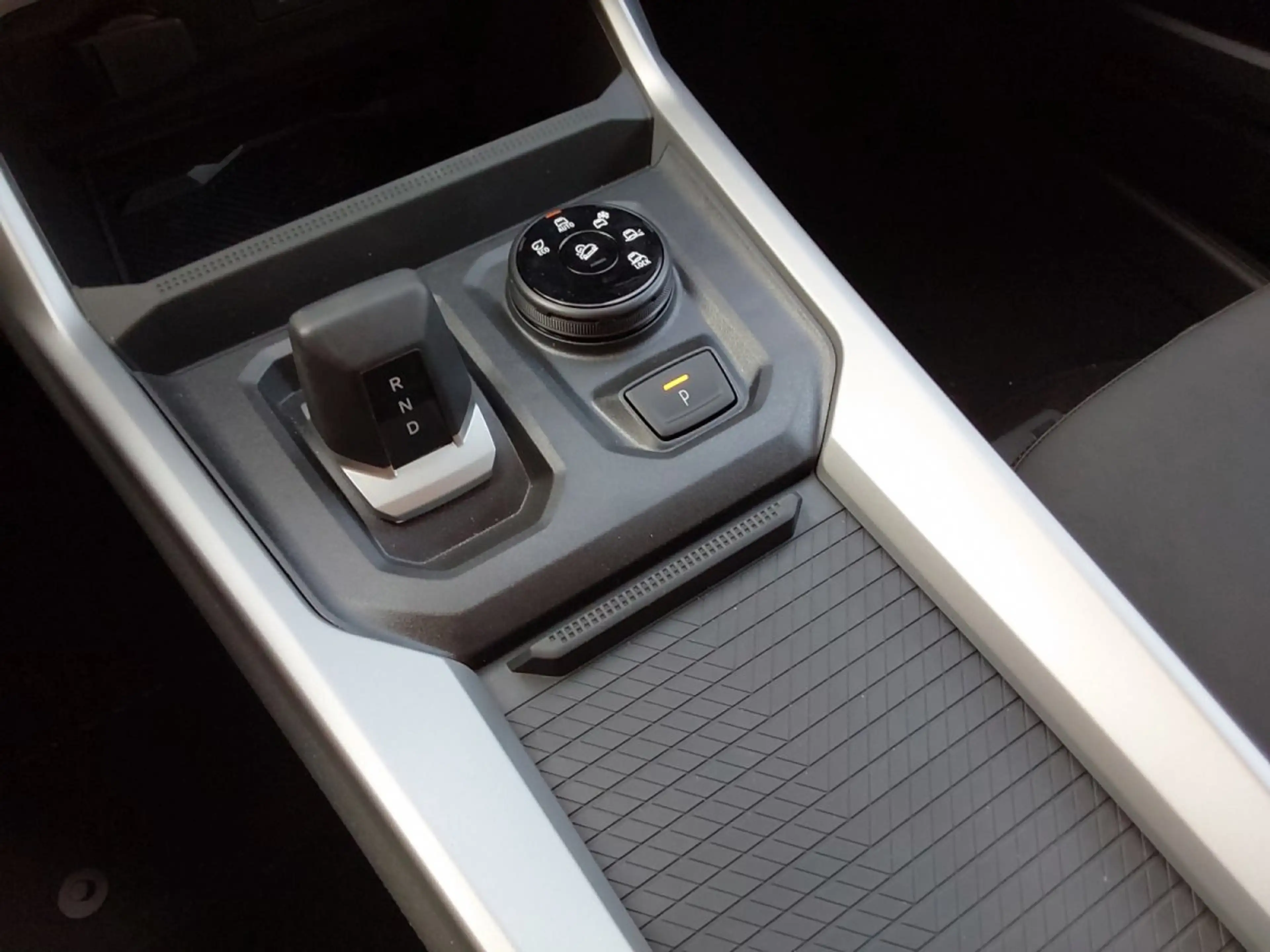Dacia Bigster Hybrid-G 150 4x4 Extreme — photo 18
