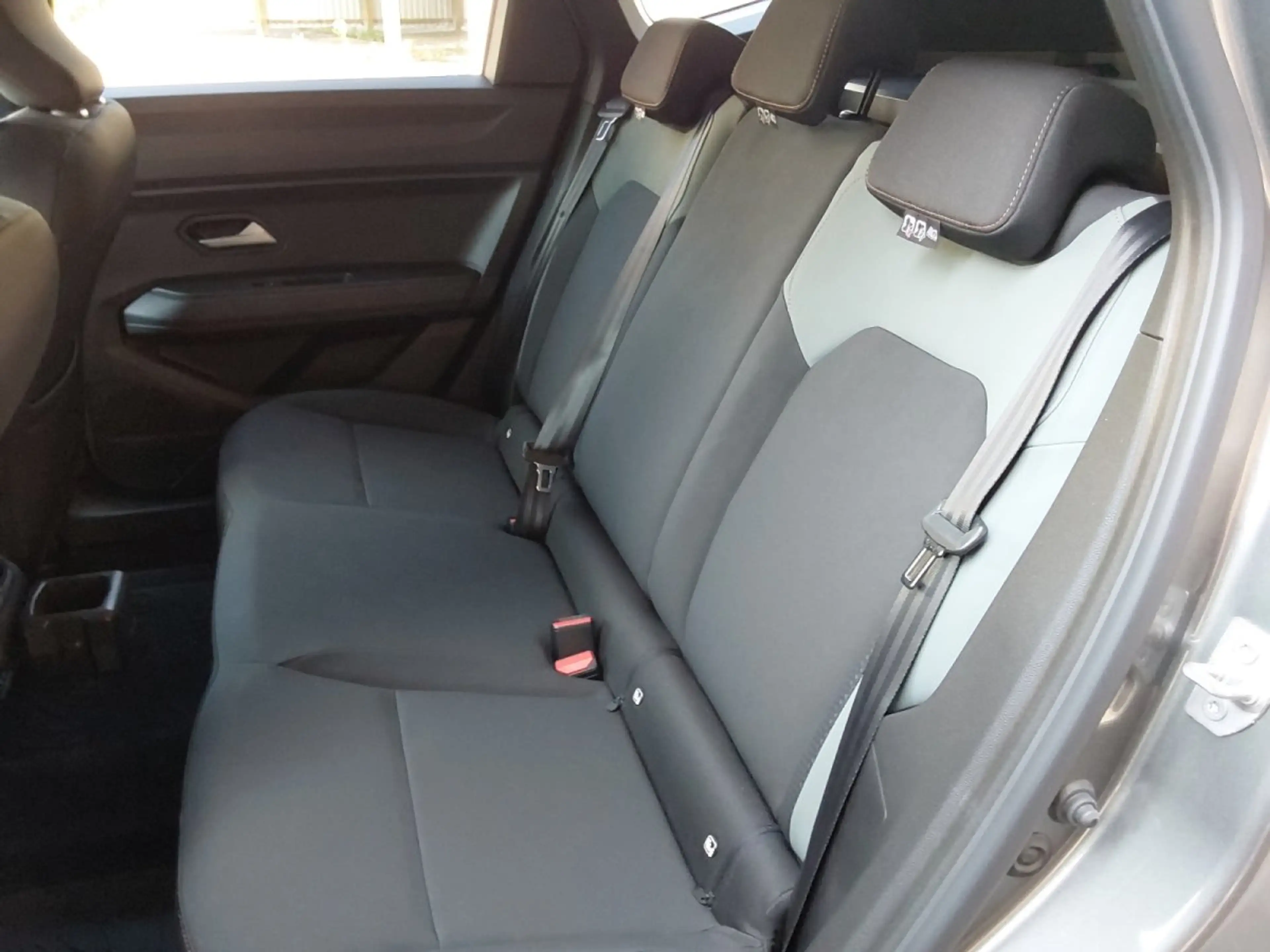 Dacia Bigster Hybrid-G 150 4x4 Extreme — photo 10