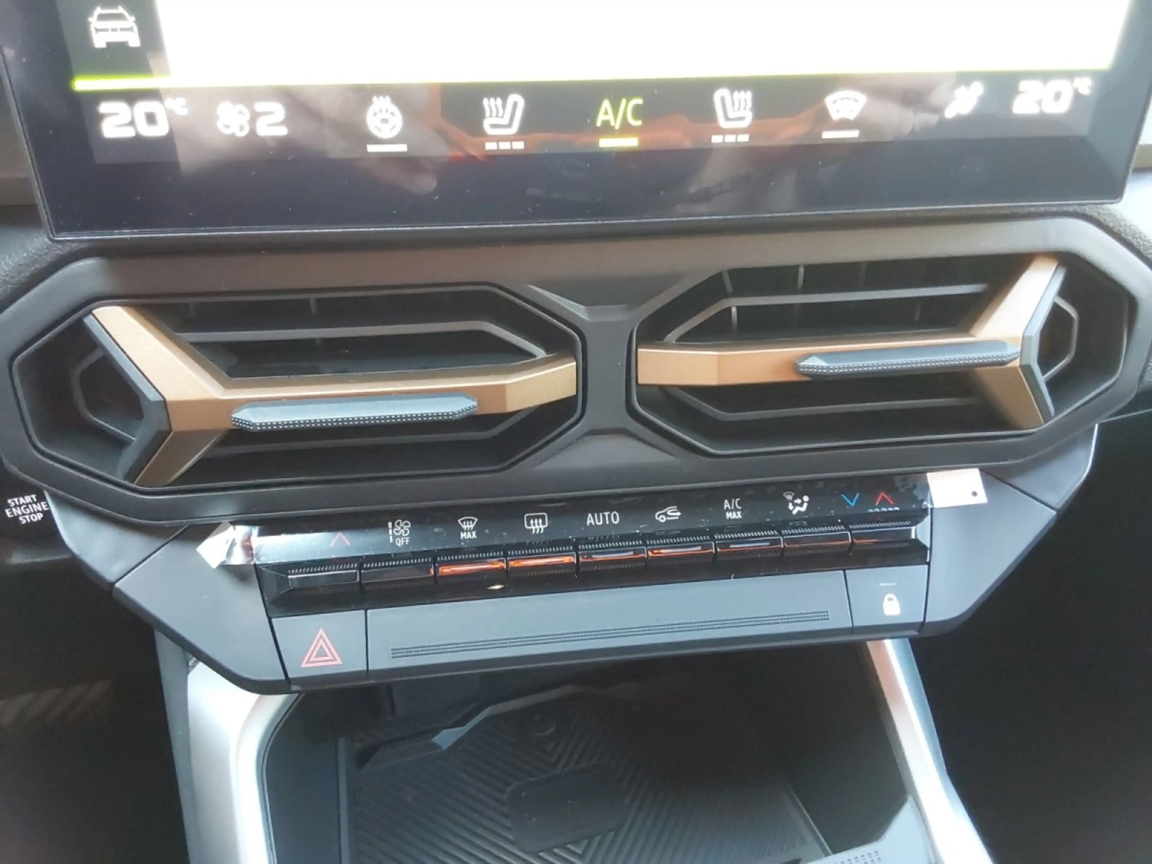Dacia Bigster Hybrid-G 150 4x4 Extreme — photo 16