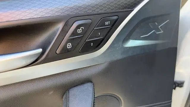 BMW X4 view 13