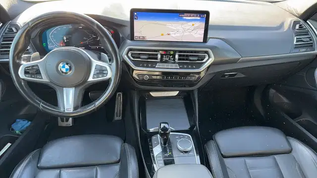 BMW X4 view 11