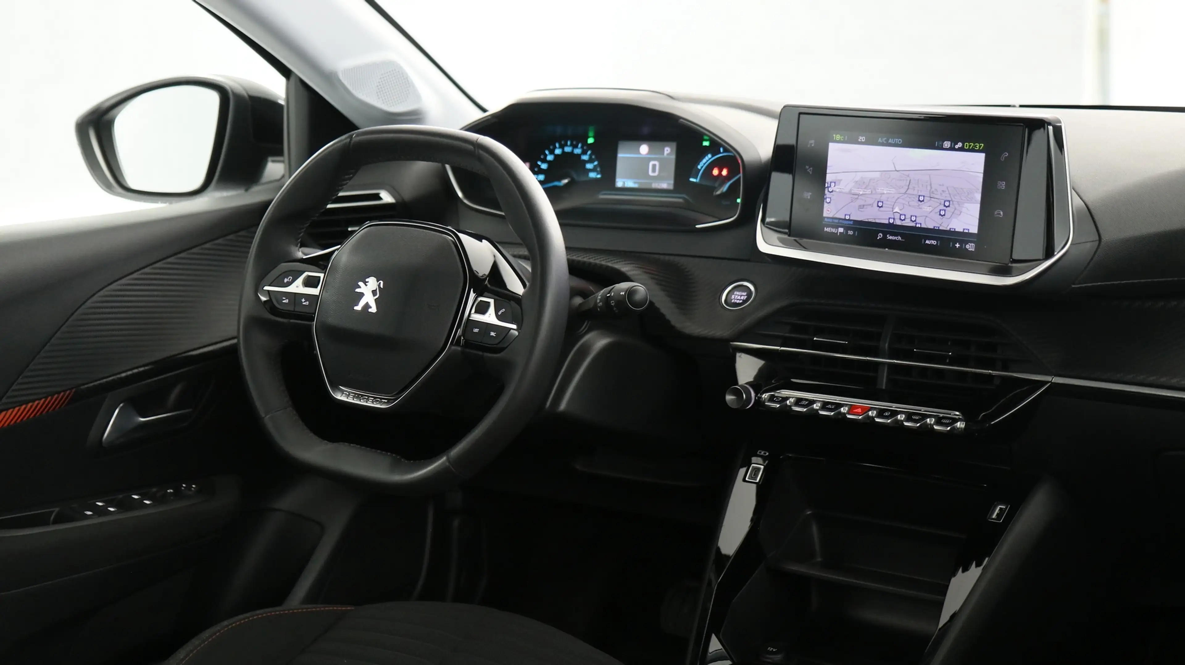 Peugeot e-208 EV Active Pack 50 kWh / Navigatie / Cruise Control — photo 4