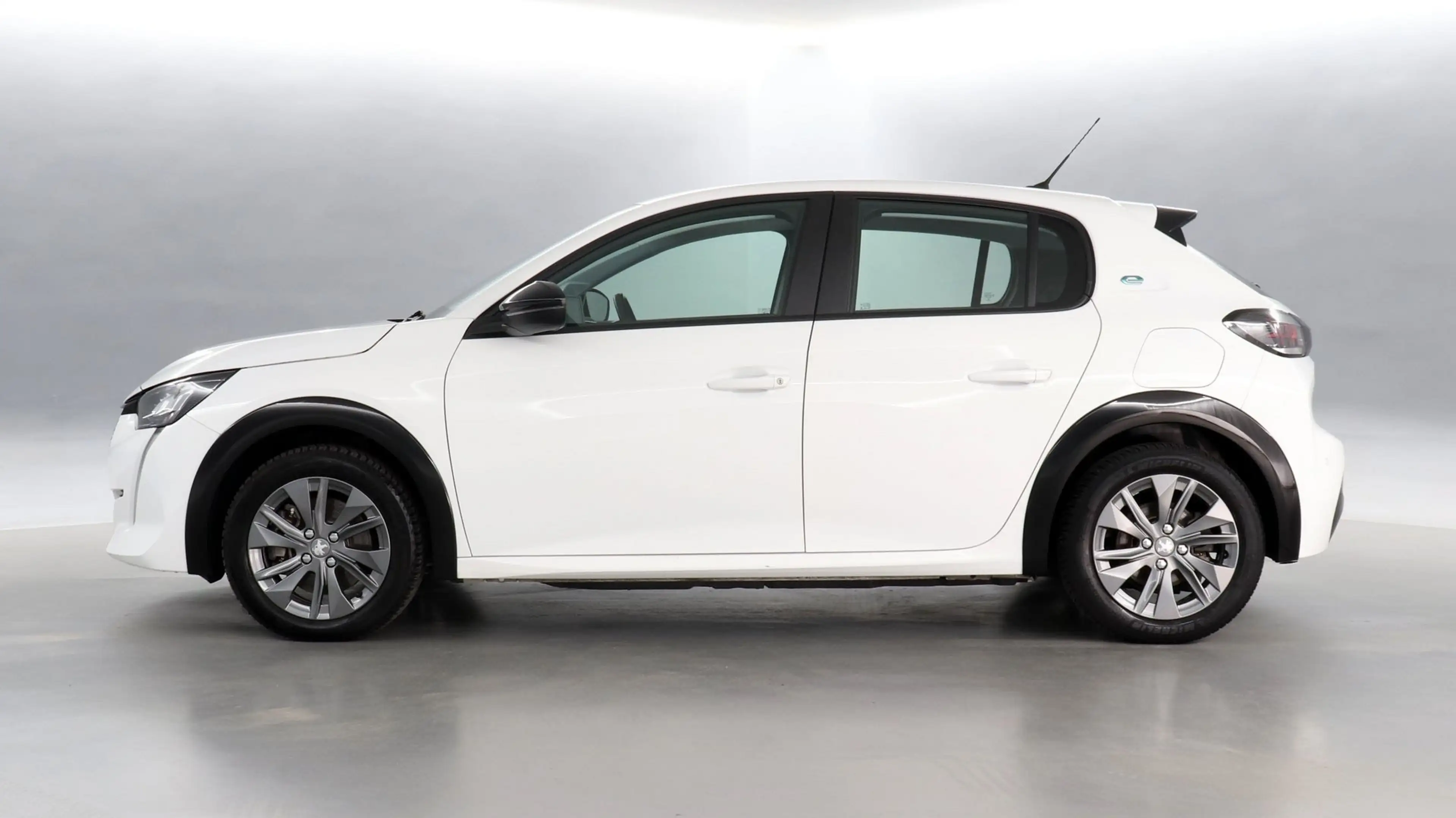 Peugeot e-208 EV Active Pack 50 kWh / Navigatie / Cruise Control — photo 11