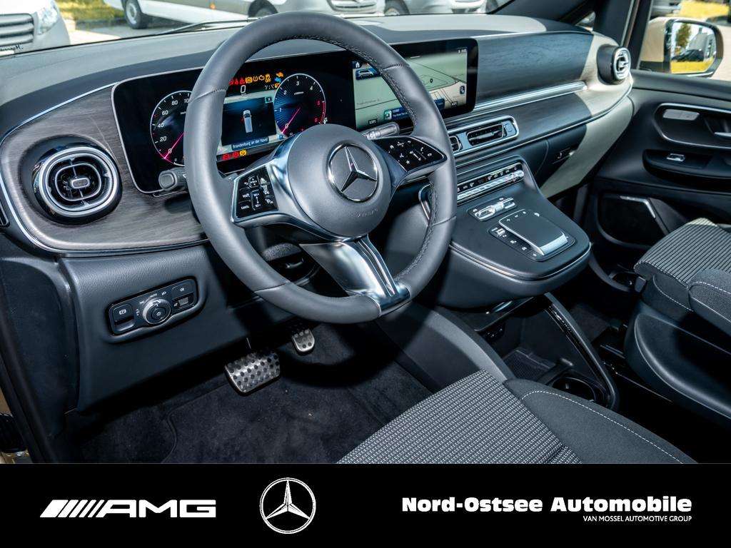 Mercedes-Benz V 220