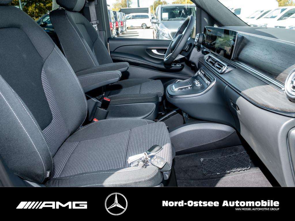 Mercedes-Benz V 220