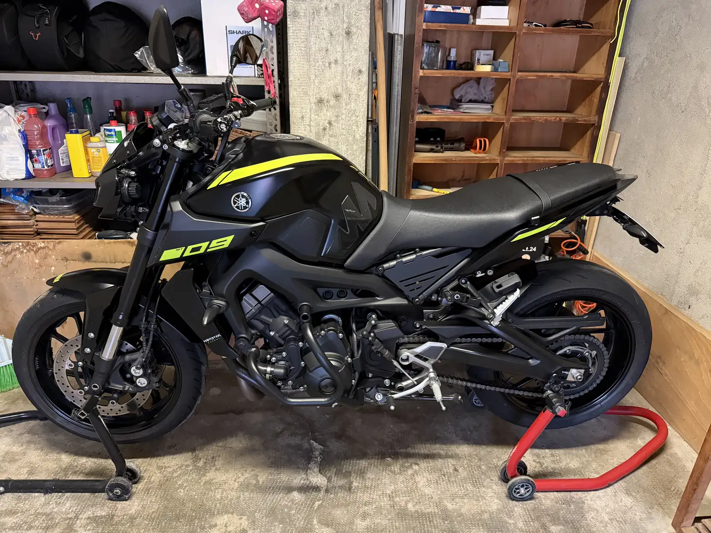 Yamaha MT-09 - 1