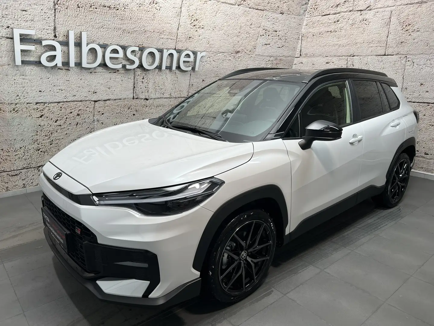 Toyota Corolla Cross 2,0 Hybrid 4x4 GR Sport Weiß - 2