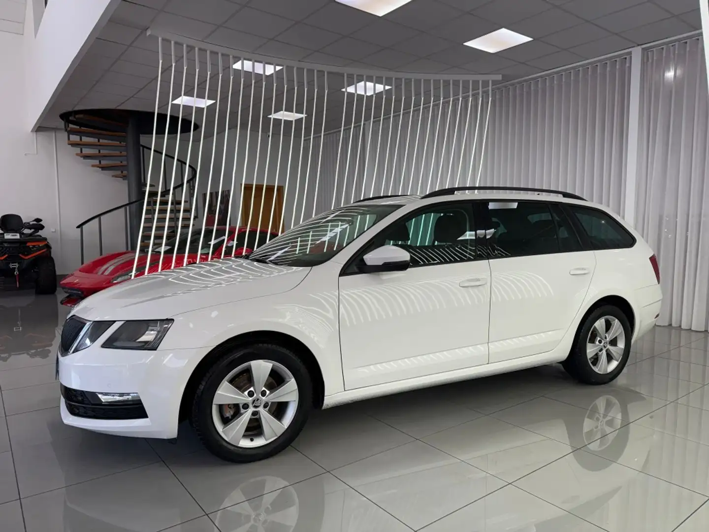 Skoda Octavia Combi 2.0TDI Ambition 85kW Wit - 2