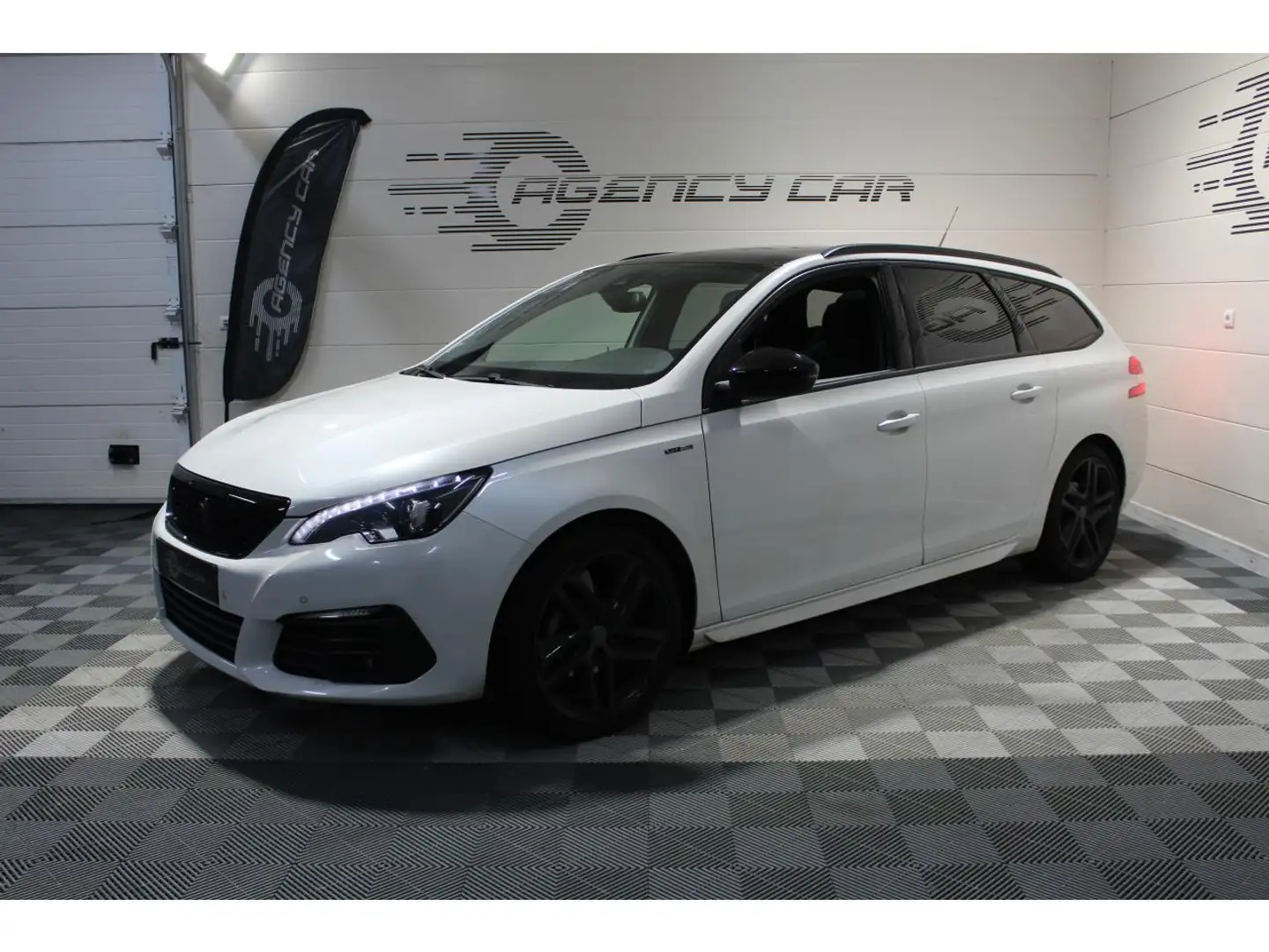 Peugeot 308 SW GT Line 1.5 BlueHDi - 130 CV  - EAT8 - Toit pan Blanc - 1