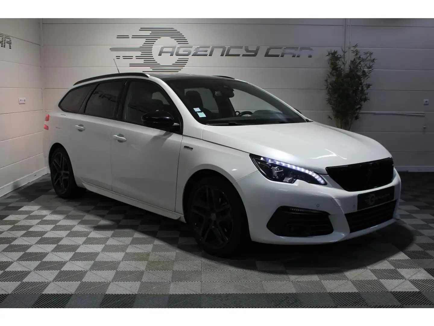 Peugeot 308 SW GT Line 1.5 BlueHDi - 130 CV  - EAT8 - Toit pan Blanc - 2