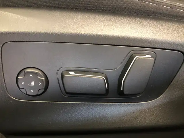 BMW 5 Series view 6