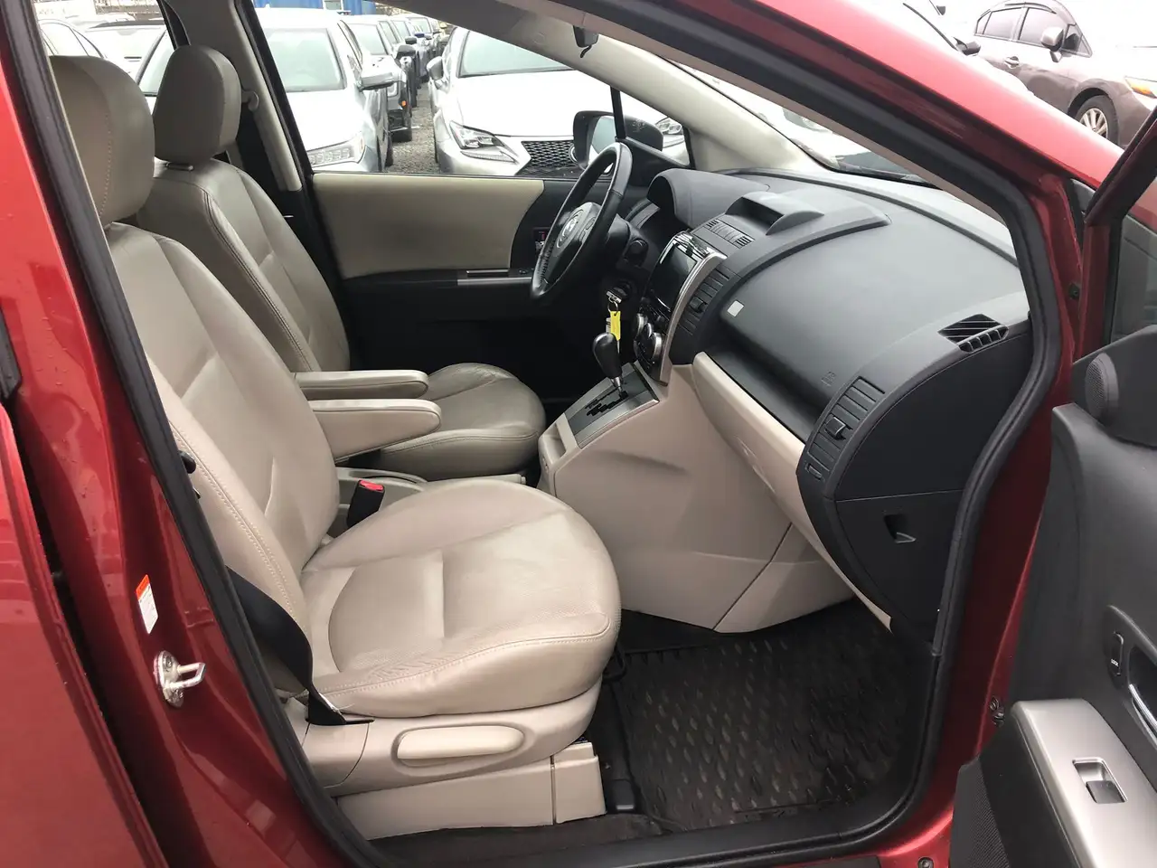 Mazda 5 снимка Mazda 5