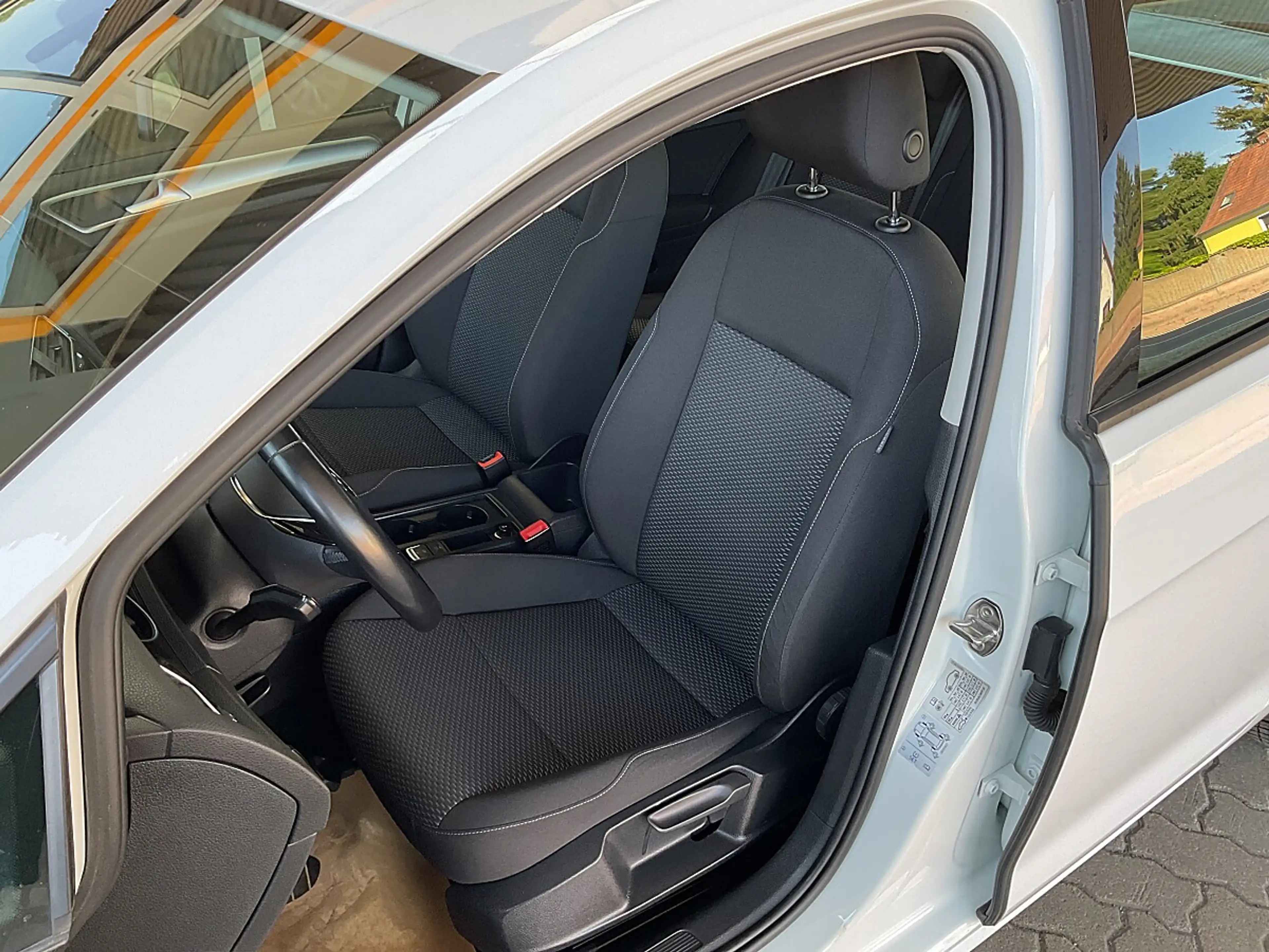 Volkswagen Golf Variant 1,6 TDI SCR**NAVI*PDC*TEMPOMAT** — photo 7