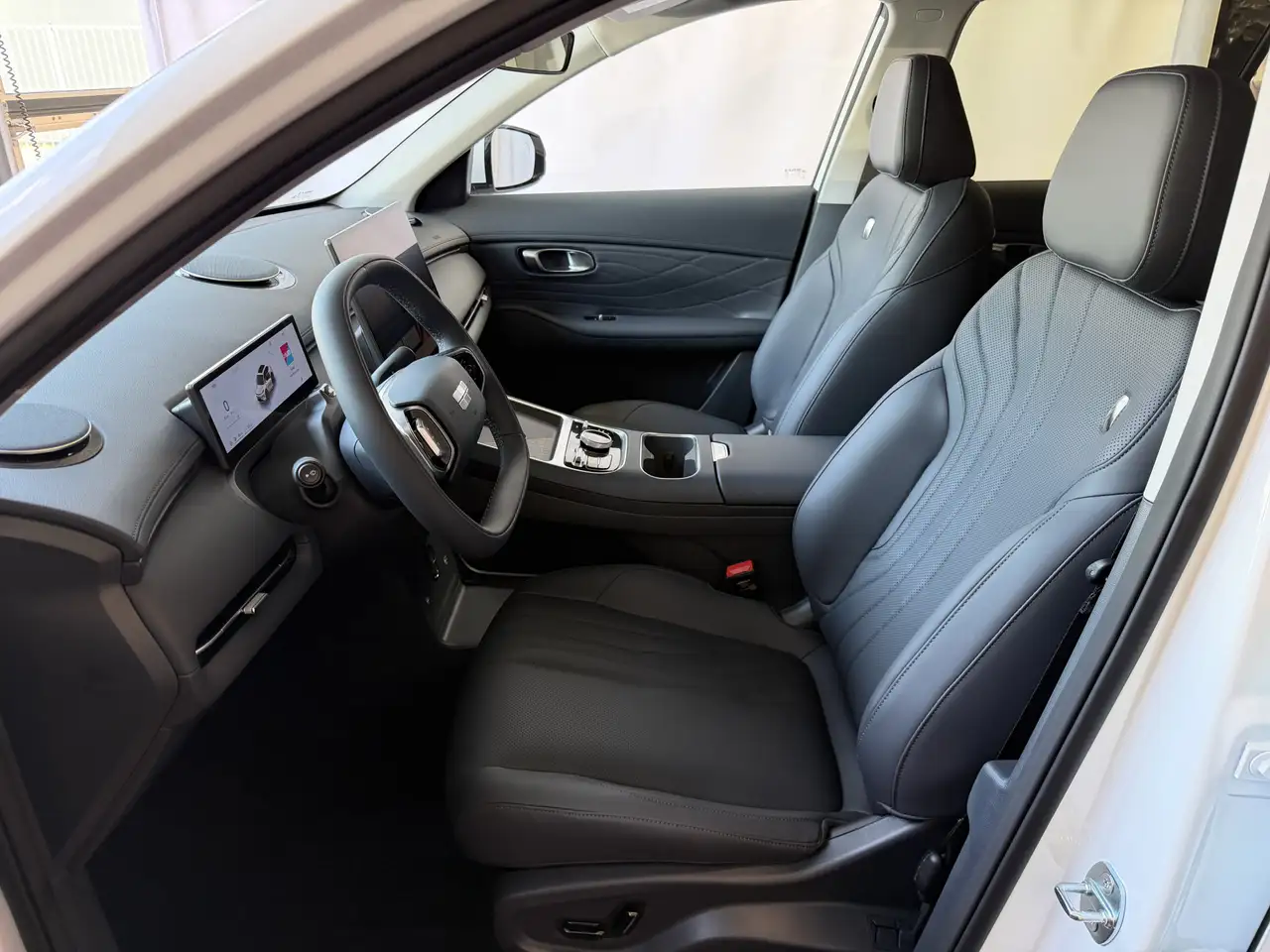 Geely Starray EM-i 2026 — фото 10