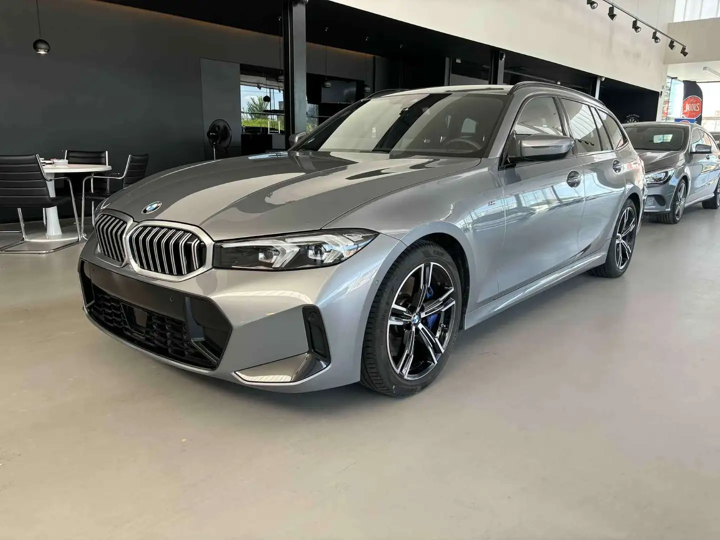 BMW 330 iA M PAKKET Camera/Cockpit plus/Stop\u0026Go/Shado Gris - 1