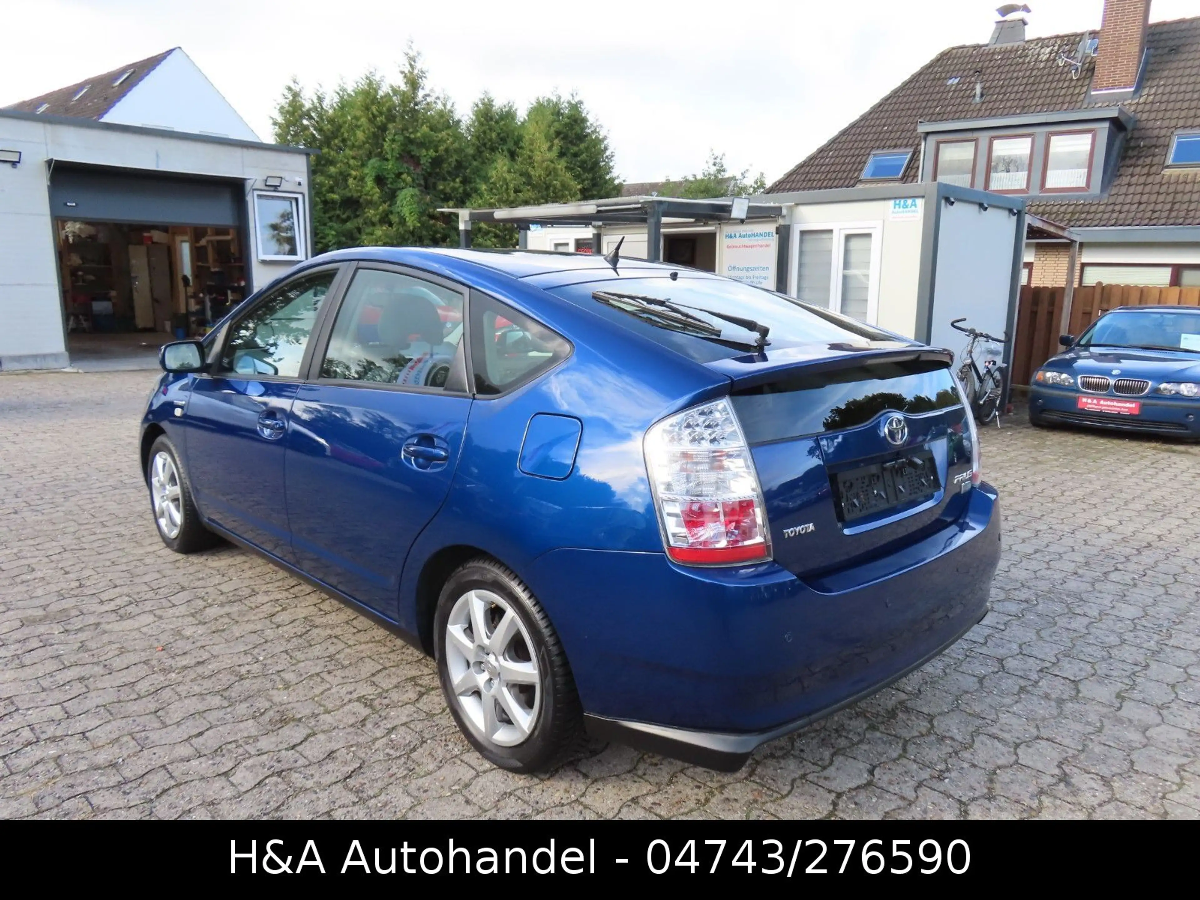 Toyota Prius Sol — photo 6