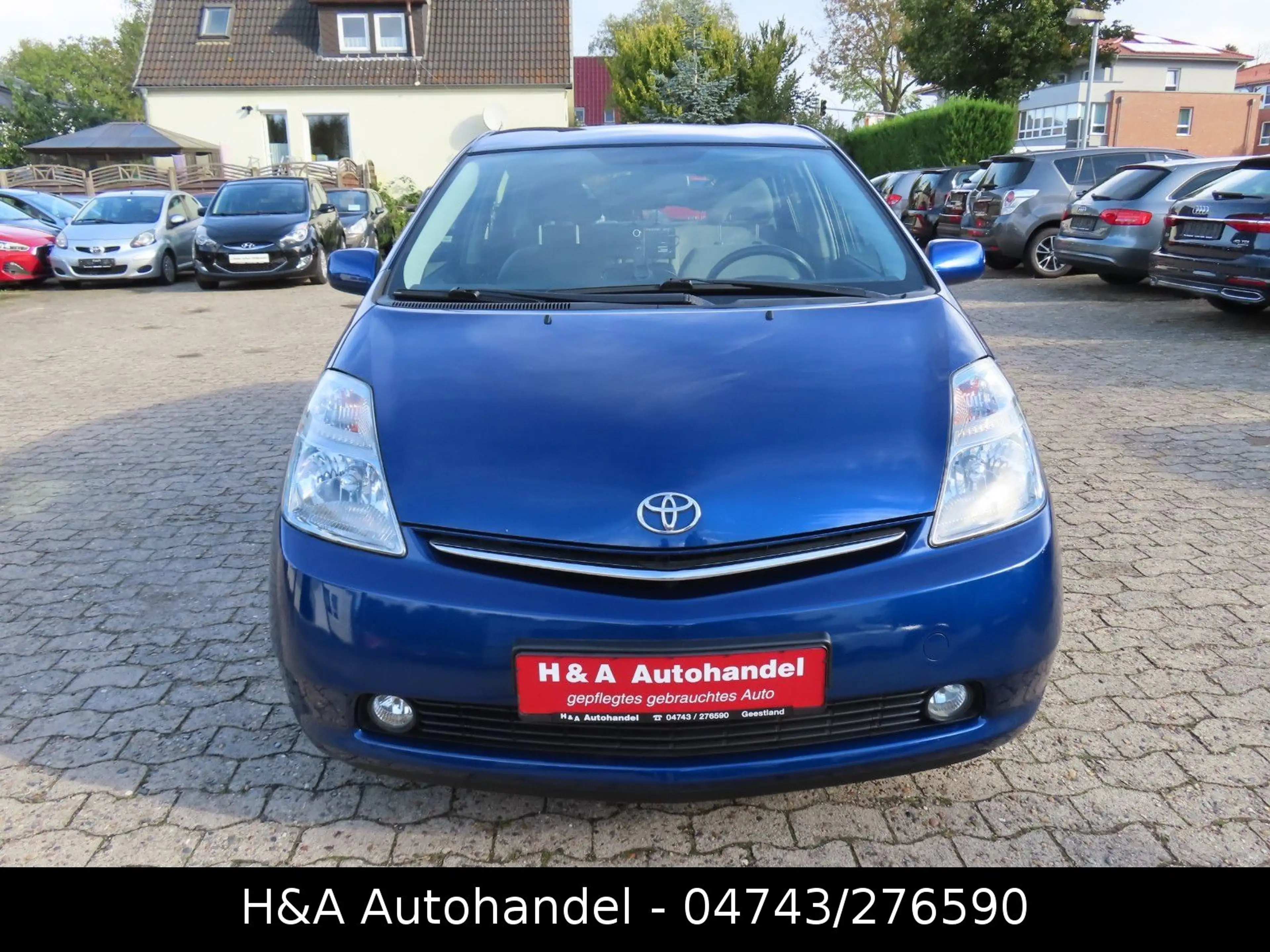Toyota Prius Sol — photo 15