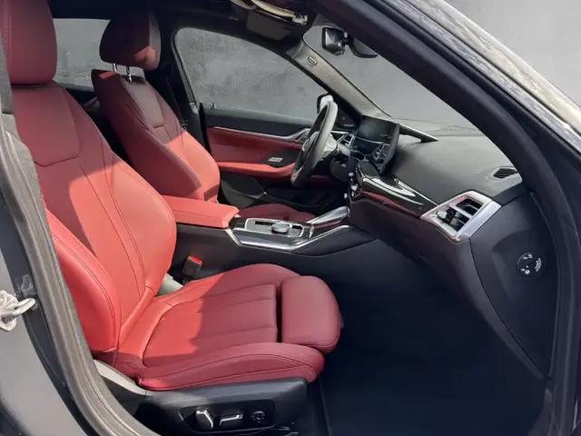 BMW i4 view 11