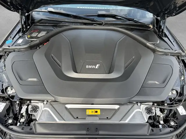 BMW i4 view 14