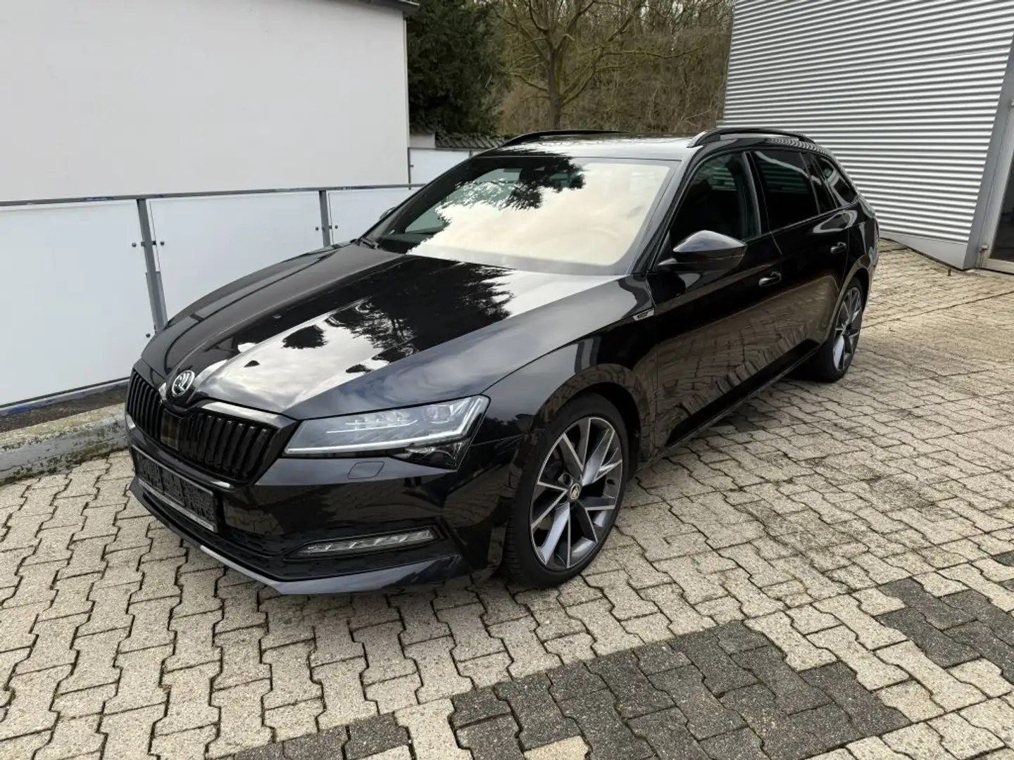 Skoda Superb Combi 2.0 TSI DSG Sportline - 2