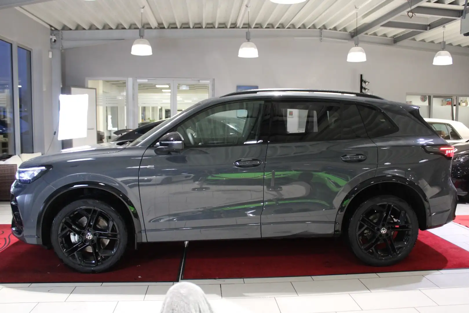 Volkswagen Tiguan 2.0 TDI 4Motion R-Line Grigio - 2