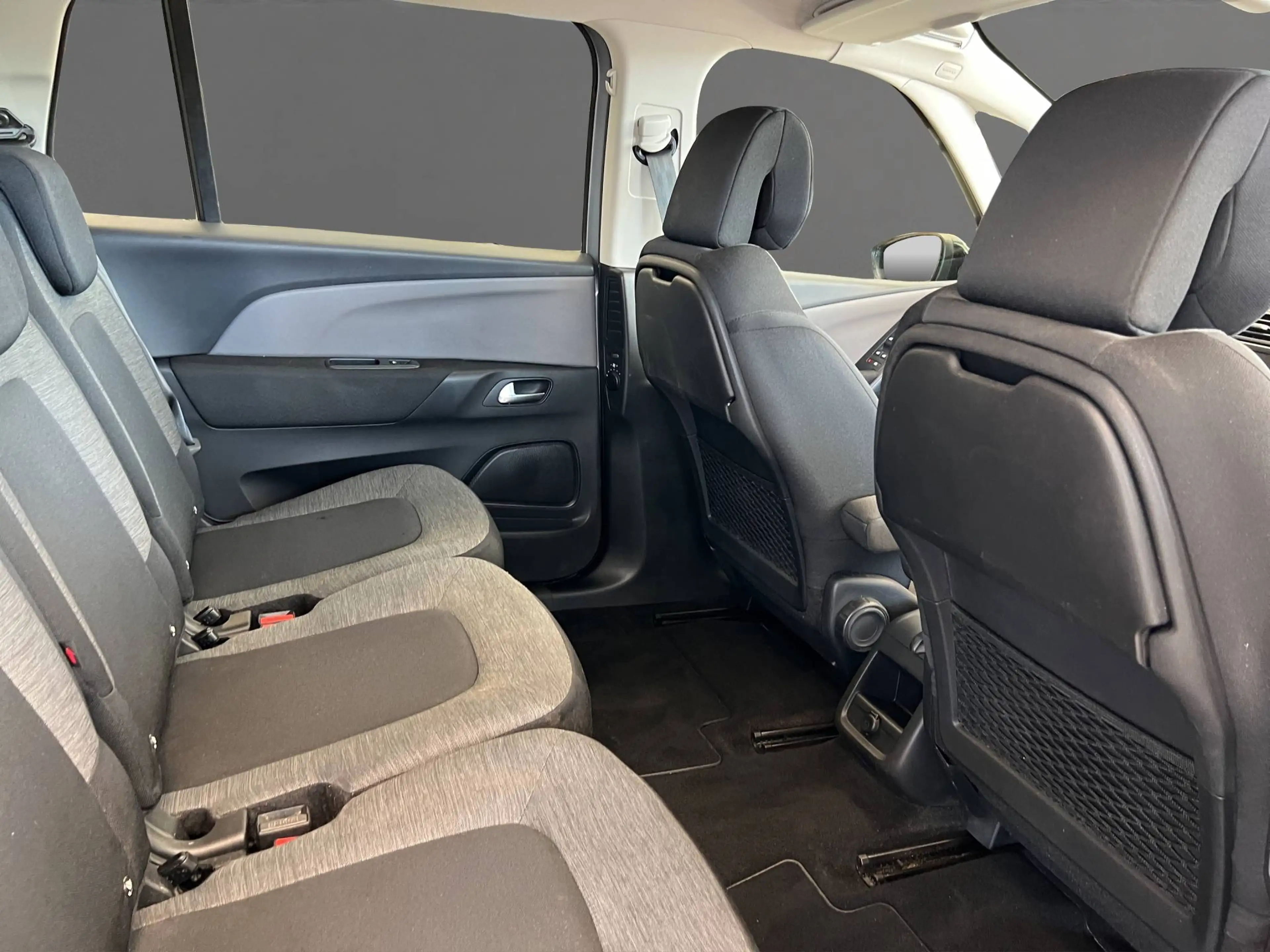 Citroen C4 SpaceTourer Grand C4 Spacetourer Live Pack 1.2 130 PT PDC/SHZ/DAB/NAVI — photo 6