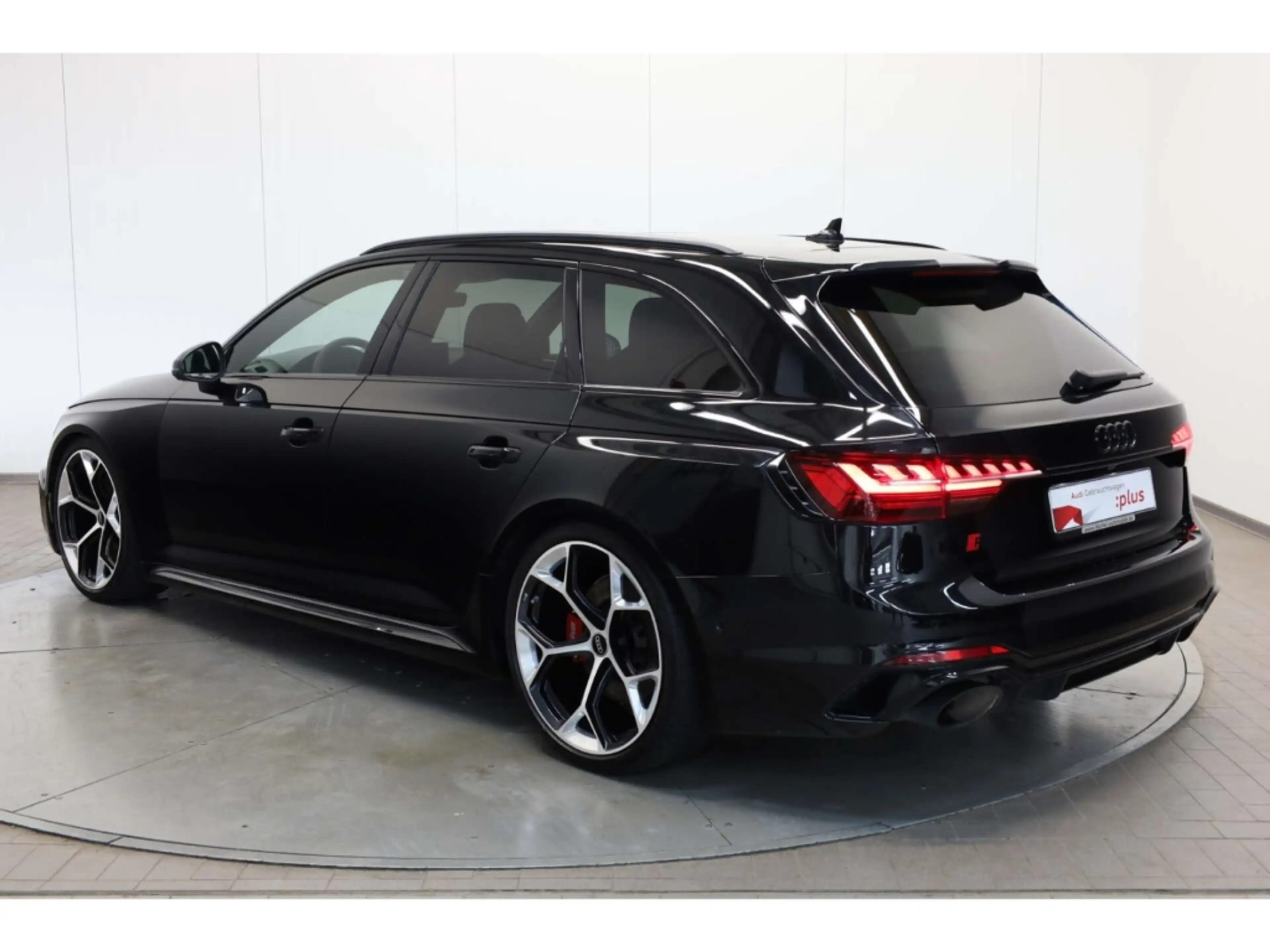 Audi RS4 Avant TFSI quattro RS Competition plus — photo 4